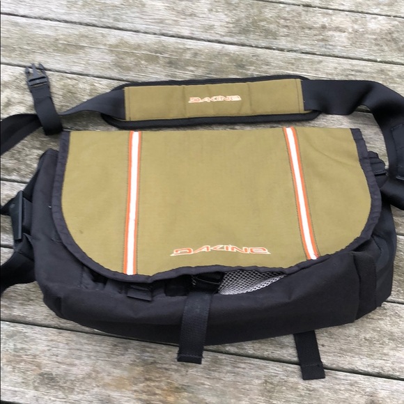 dakine messenger